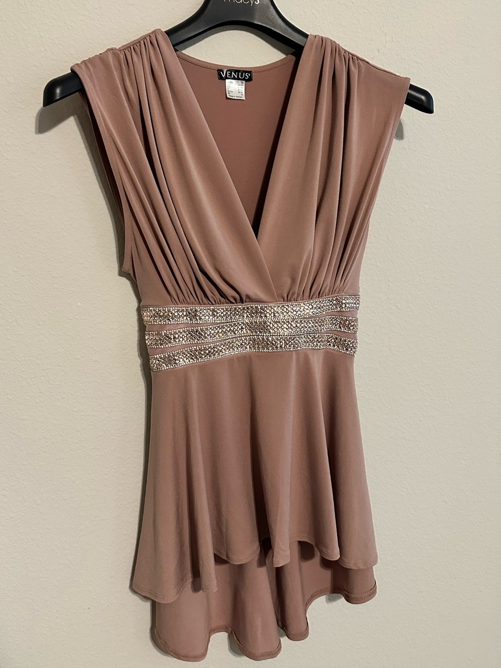 VENUS Dusty Mauve V-Neck Sleeveless Top with Beaded Waist